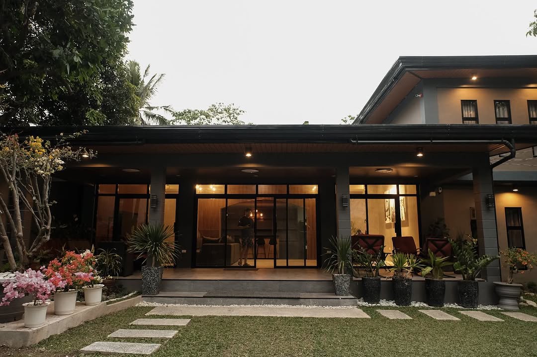 Outdoor Lounge